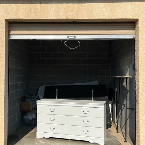 Storage unit 10 x 10 — Store Space