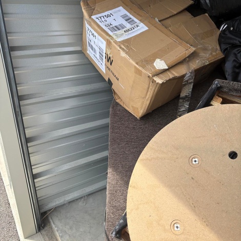 Storage unit 10 x 10 — Store Space