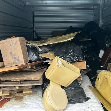 Storage unit 10 x 20 — Store Space