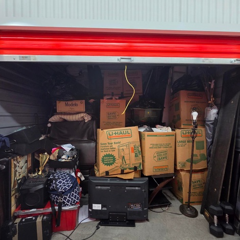 Storage unit 10 x 10 at U-Haul of Town N Country