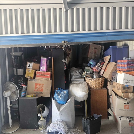 Storage unit 10 x 10 at Purely Storage - Bakersfield